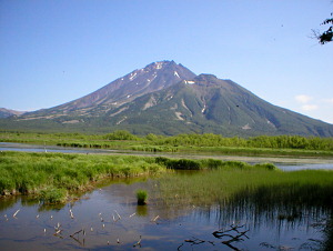 Khodutka and Priemysh Volcanoes.